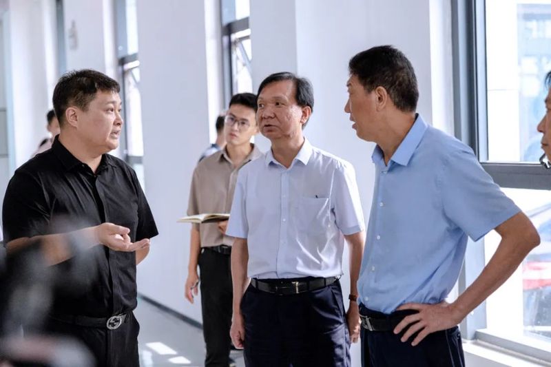 卓一簡(jiǎn)訊丨熱烈歡迎“新鄉(xiāng)市政協(xié)”、“衛(wèi)輝政協(xié)”考察團(tuán)一行蒞臨卓一牧業(yè)考察調(diào)研！